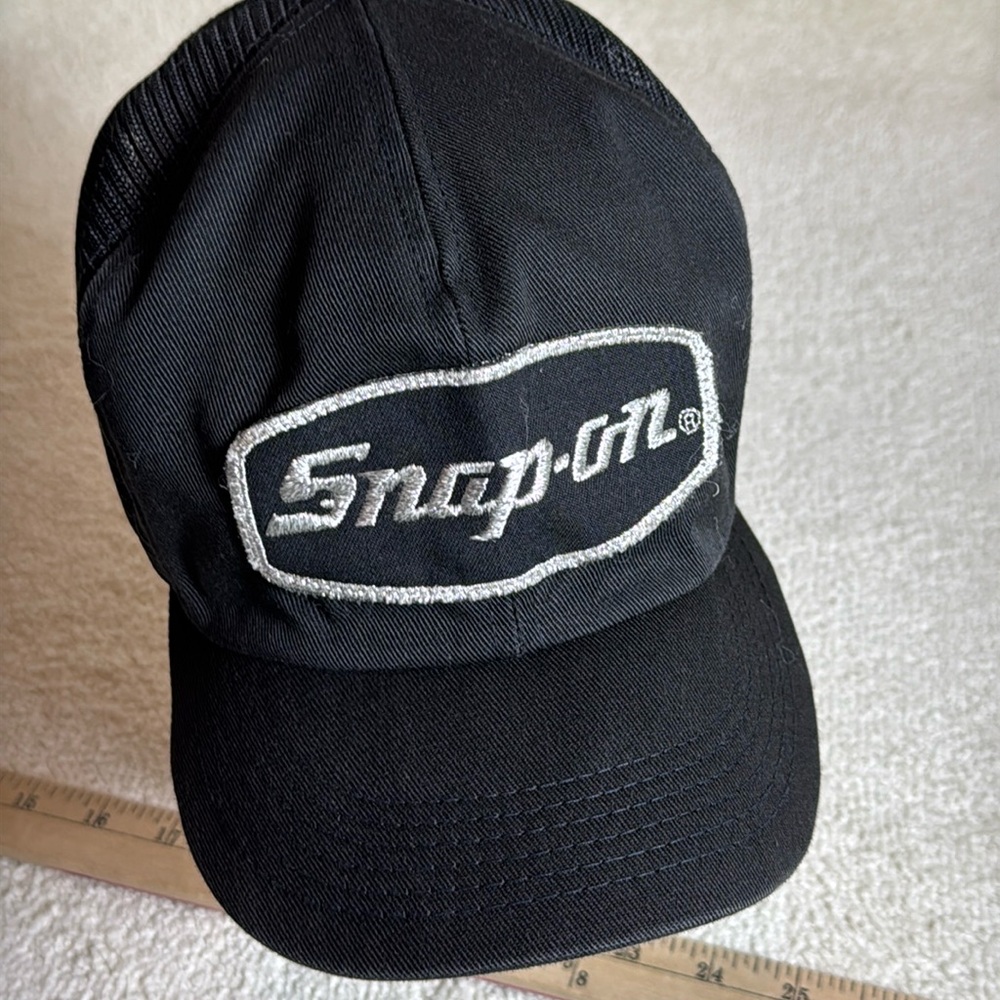 Vintage Snapback Black/Silver Cap Hat SNAP-ON Patch
